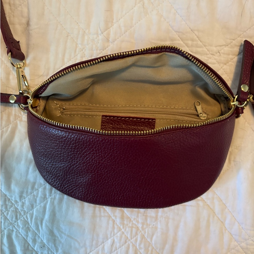 Made in Italy Burgundy Leather Crossbody Bag - Picture 2 of 2